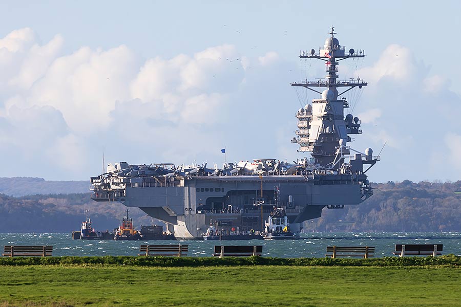 El portaaviones USS Gerald R. Ford vuelve a casa tras 326 días en mar, y el USS Ronald Reagan suma el dron MQ-25A Stingray