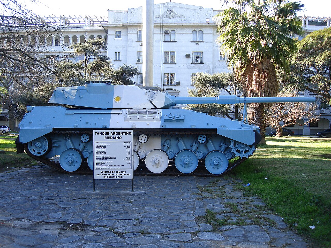 Fabricaciones Militares entrega munición de 105 mm para los TAM y los SK-105 Kürassier