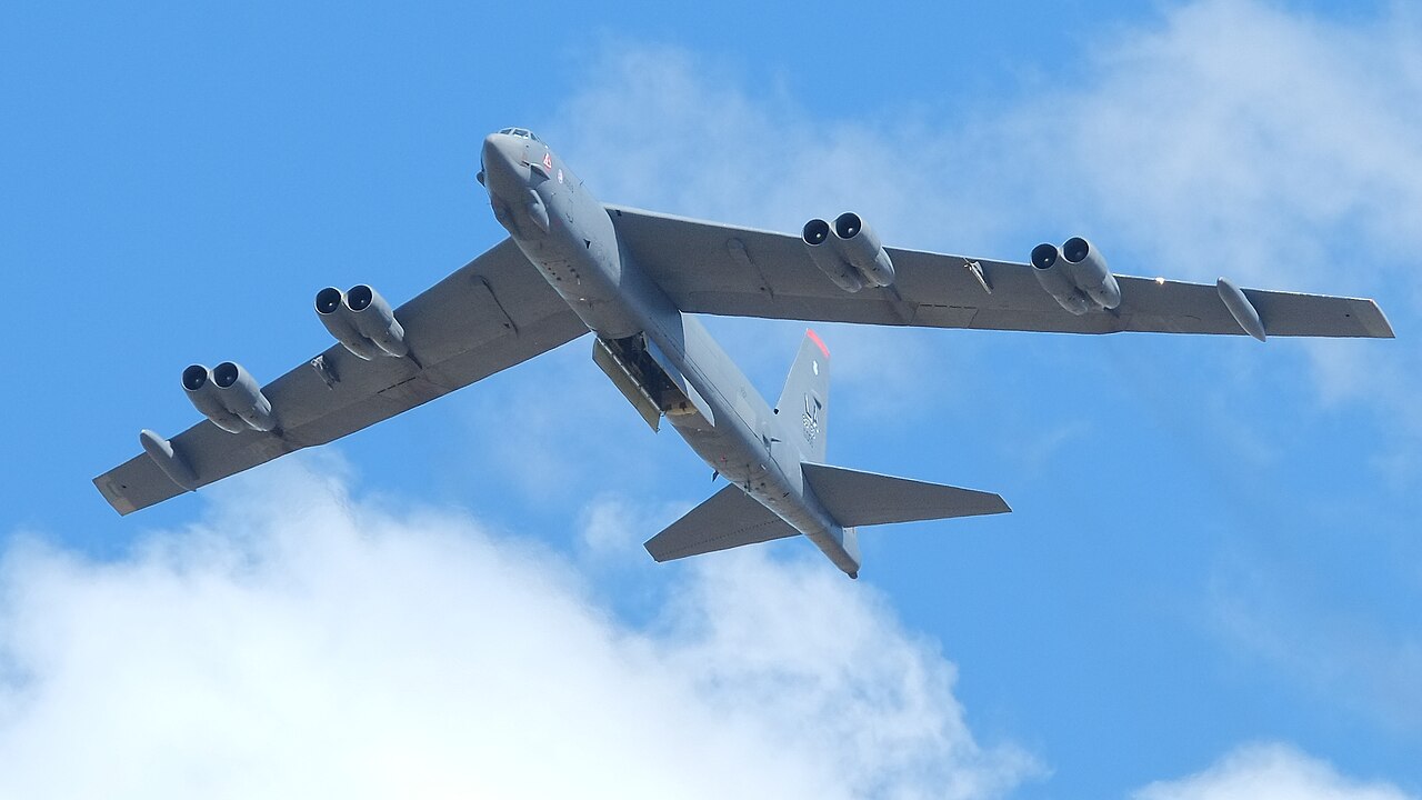 EE.UU. amplía la base de Morón para operar bombarderos B-52