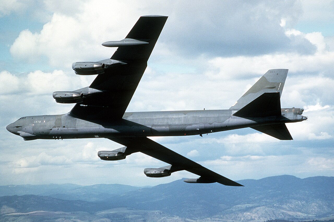 EE.UU. moderniza radares del B-52 y busca reemplazante para el Bradley