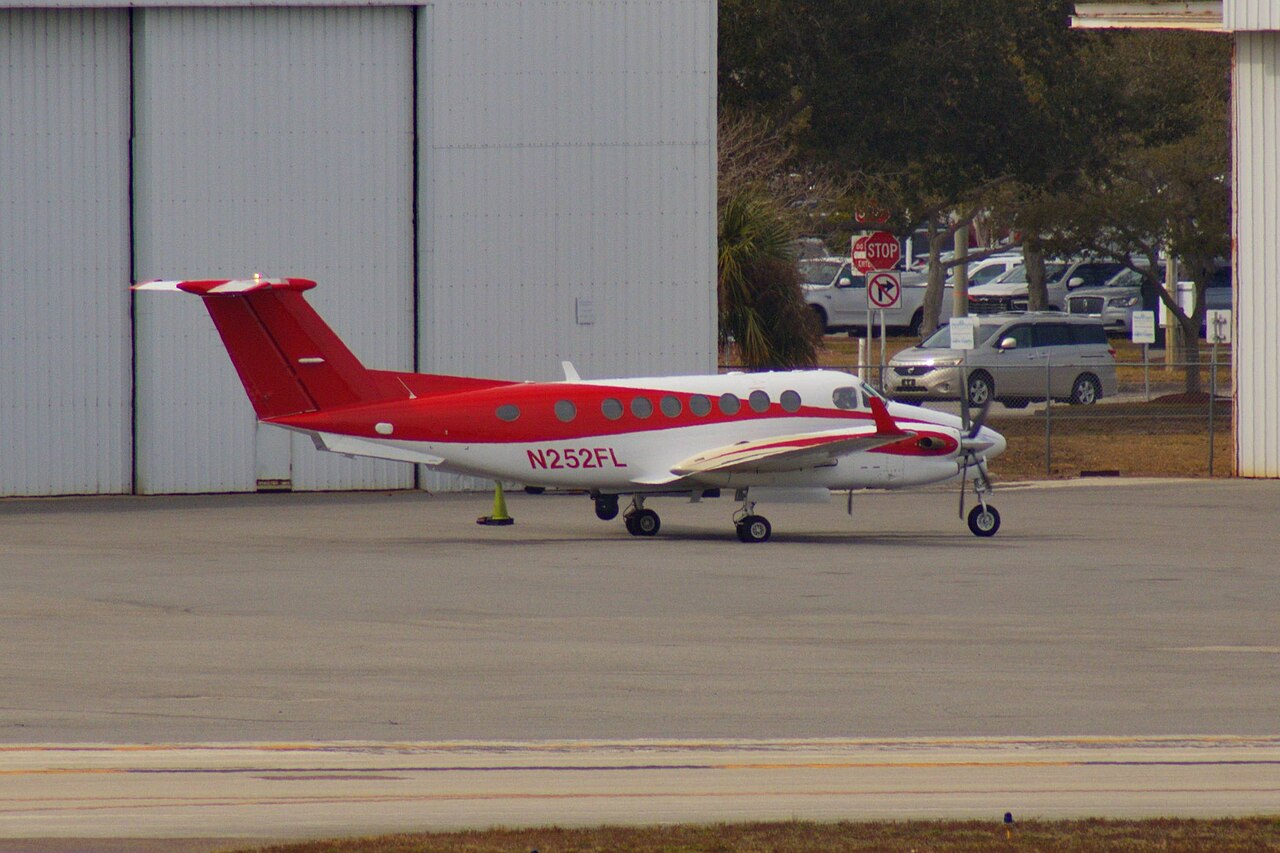 Chile suma cinco King Air para el sur extremo; Brasil asigna 875 millones al Ejército para 2027