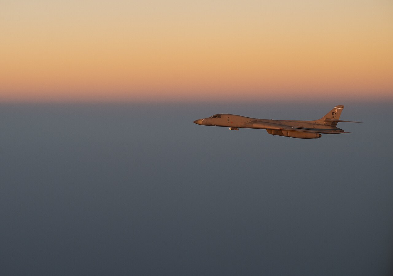 EE.UU. retiró sus 12 bombarderos B-1B de Gran Bretaña tras una amenaza iraní