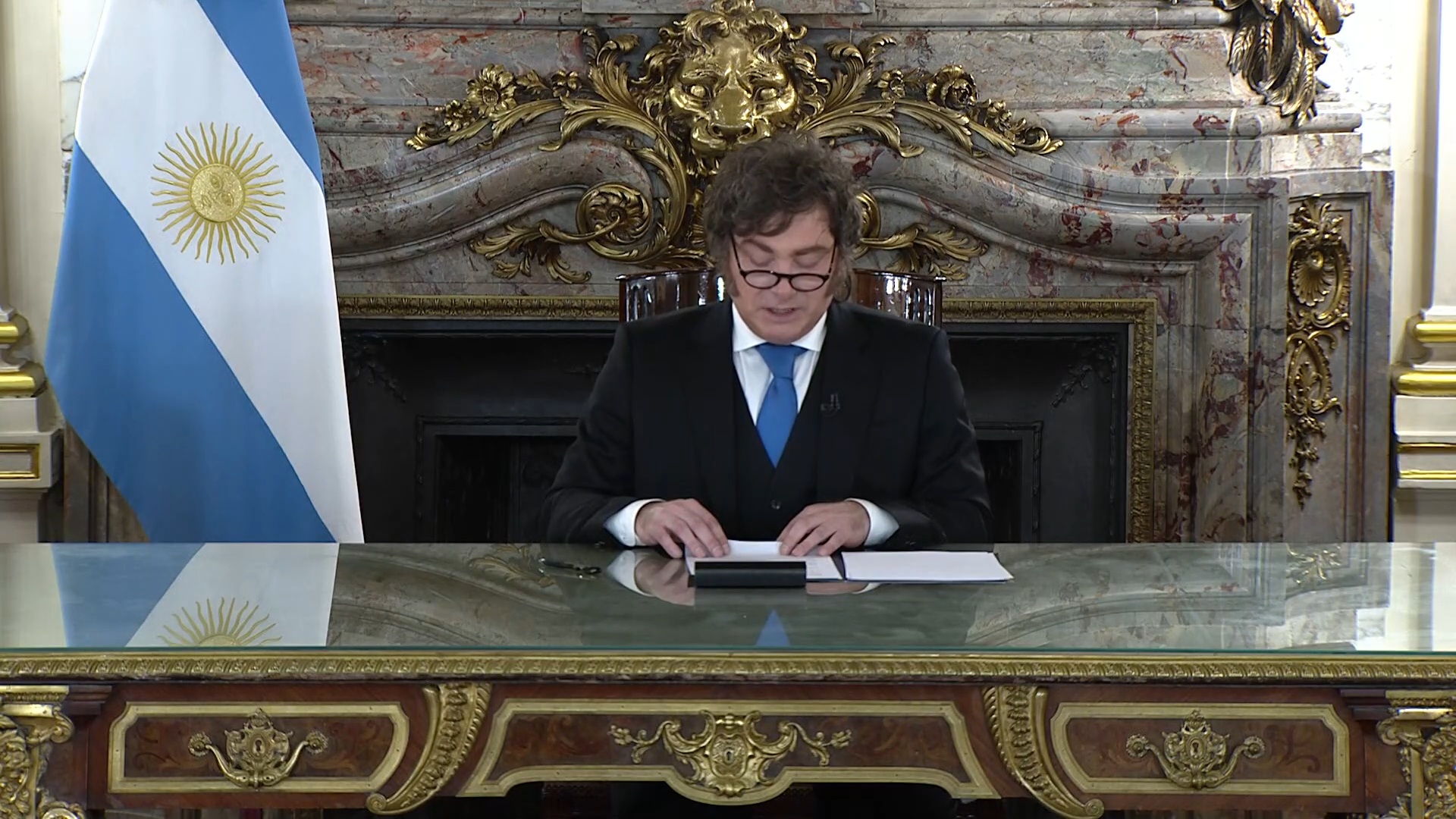 Milei reclamó Malvinas con amenaza de sanciones y Londres respondió que su posición es inquebrantable