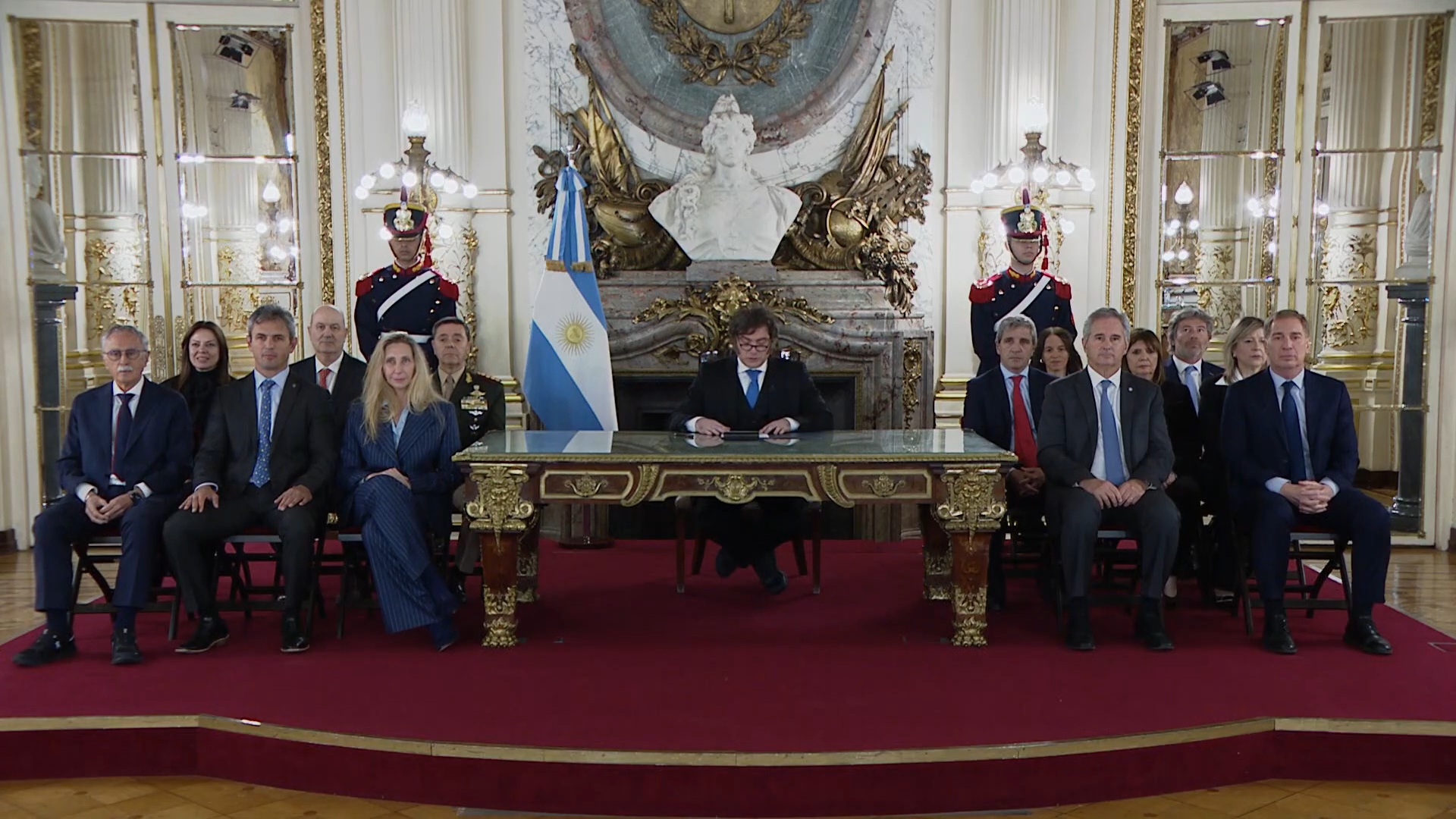 Boris Johnson pidió refuerzos militares en Malvinas tras el anuncio de Milei sobre soberanía